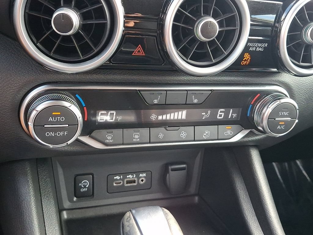 Used 2025 Nissan Sentra SR FWD image 15