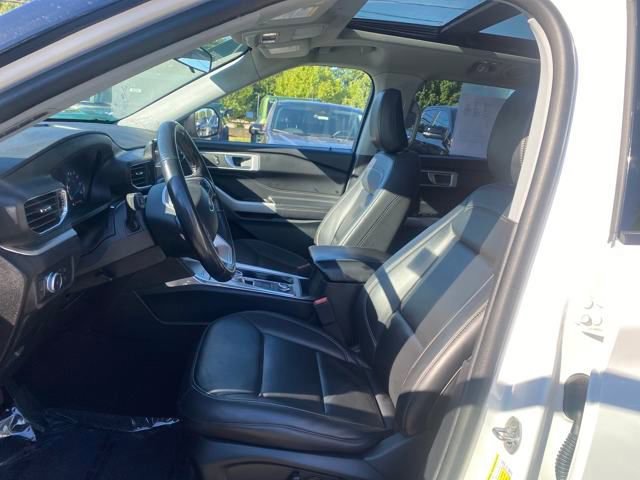 Certified 2022 Ford Explorer XLT w/ Equipment Group 202A image 18