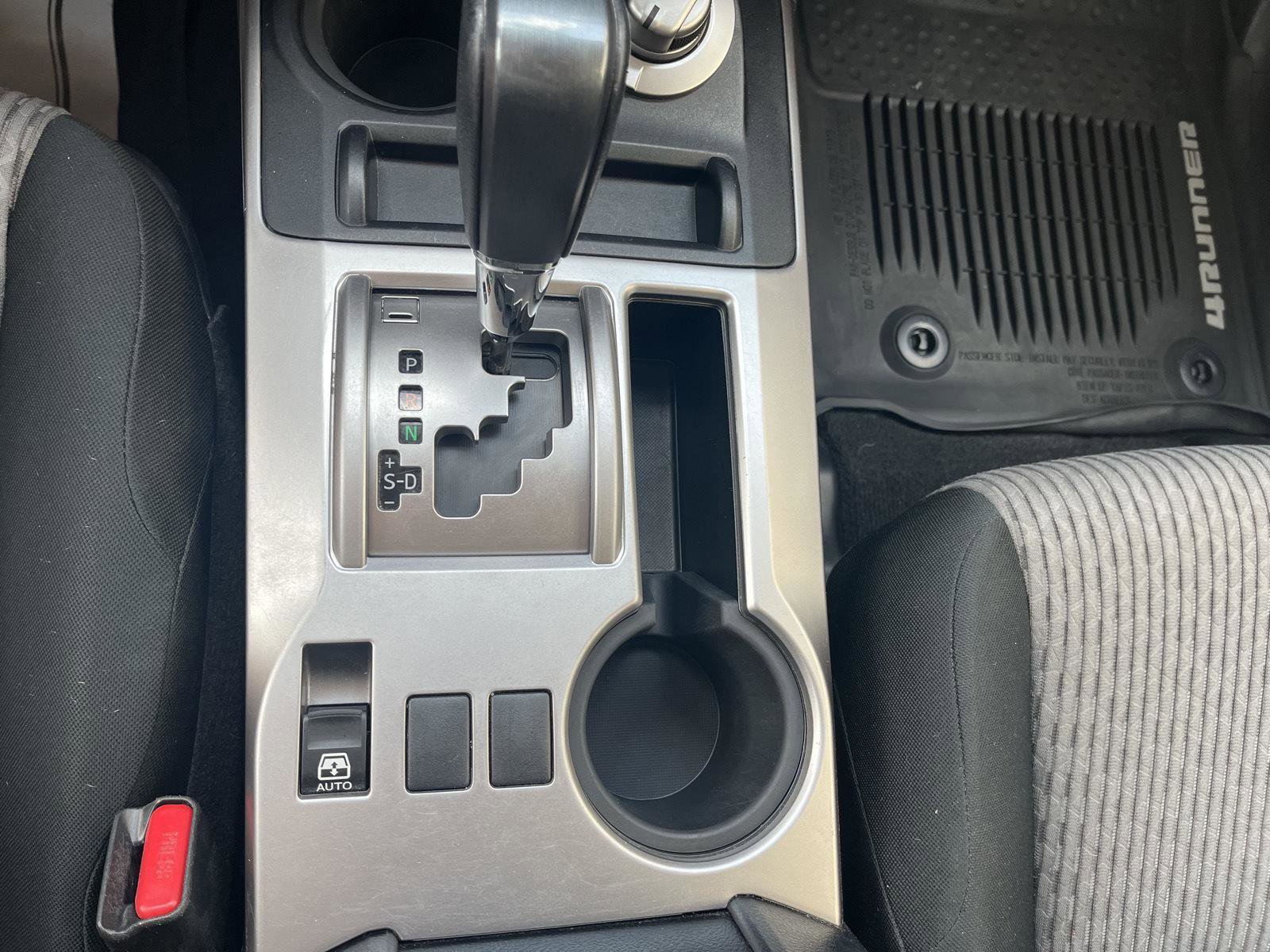 Used 2018 Toyota 4Runner SR5 AWD/4WD image 26