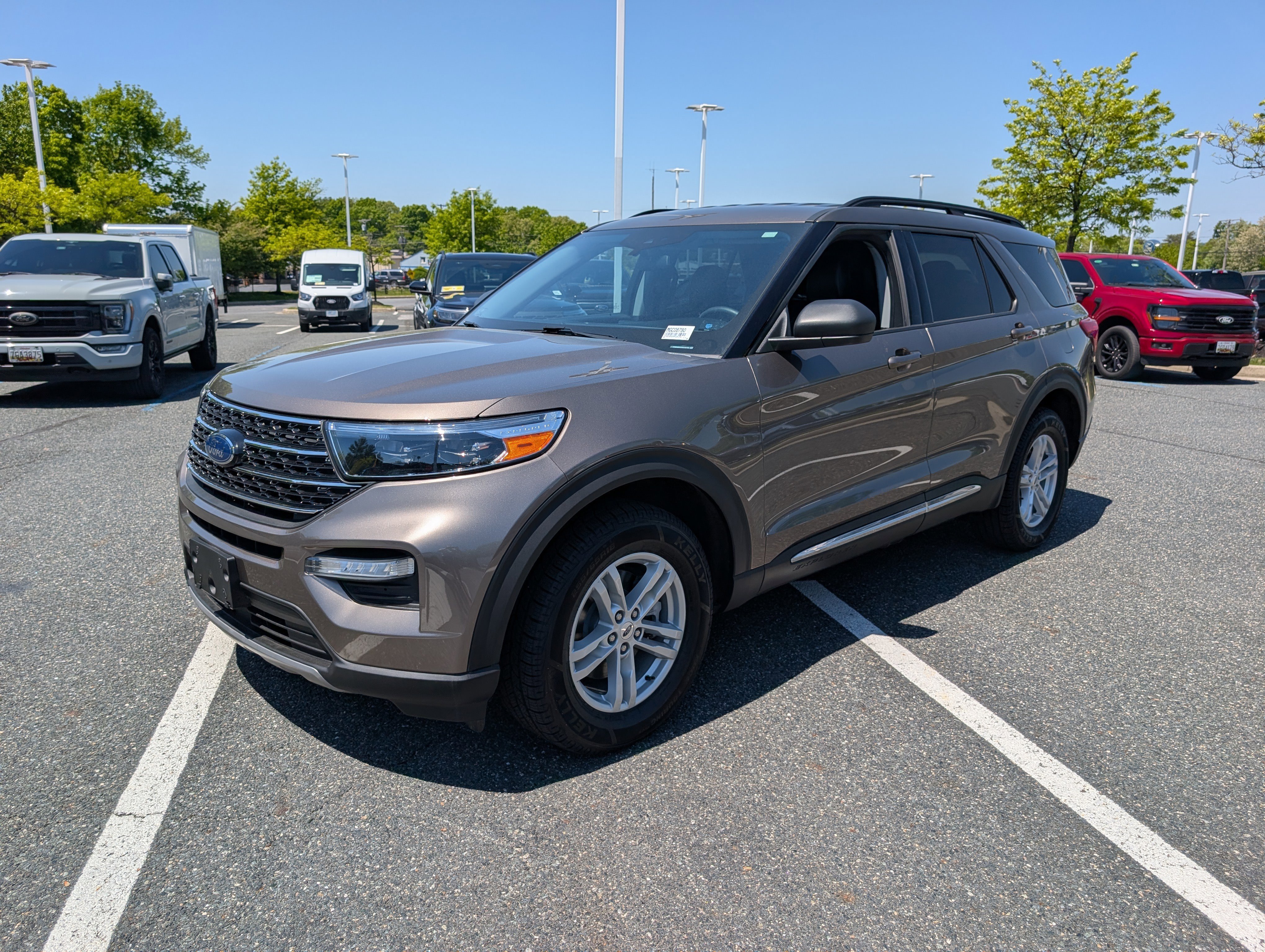 Certified 2021 Ford Explorer XLT w/ Equipment Group 202A AWD/4WD image 7