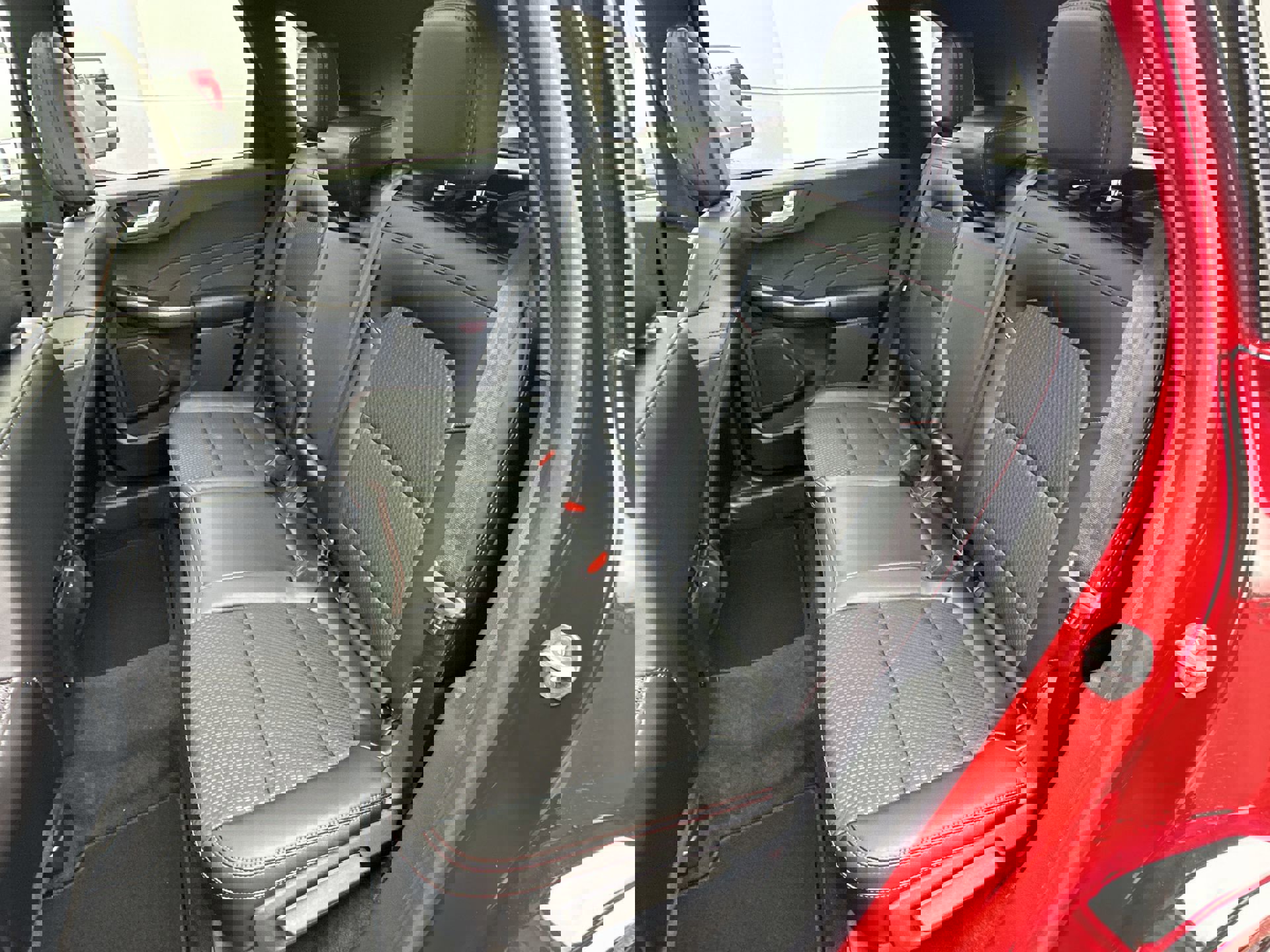 Certified 2025 Ford Escape ST-Line Elite w/ Class II Trailer Tow Package image 40