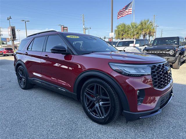 Certified 2025 Ford Explorer ST AWD/4WD image 17