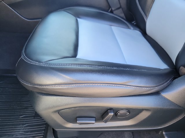 Certified 2022 Ford Explorer XLT w/ Equipment Group 202A RWD image 22