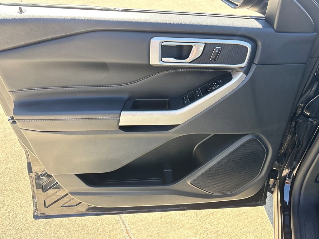 Certified 2023 Ford Explorer XLT w/ Equipment Group 202A image 15