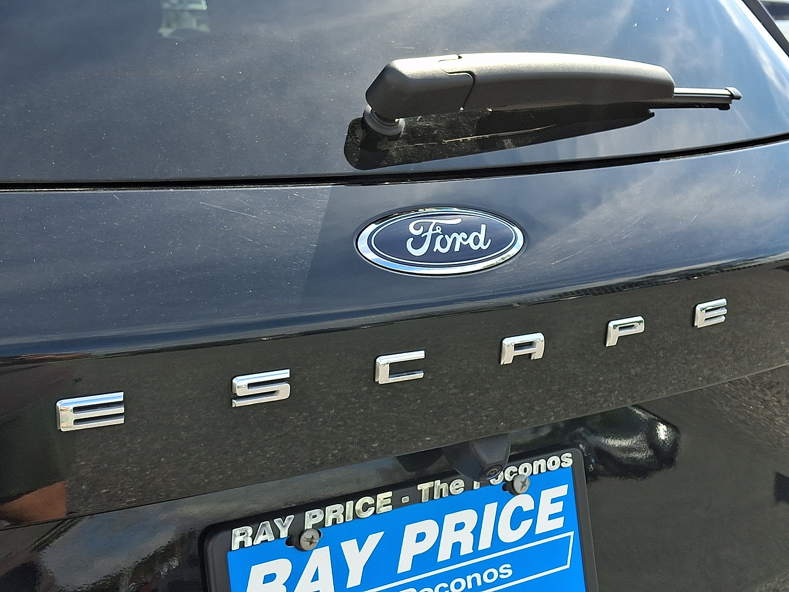 Certified 2025 Ford Escape ST-Line Select AWD/4WD image 31