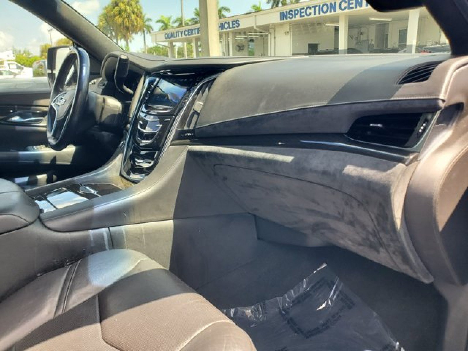 Used 2018 Cadillac Escalade Platinum RWD image 38