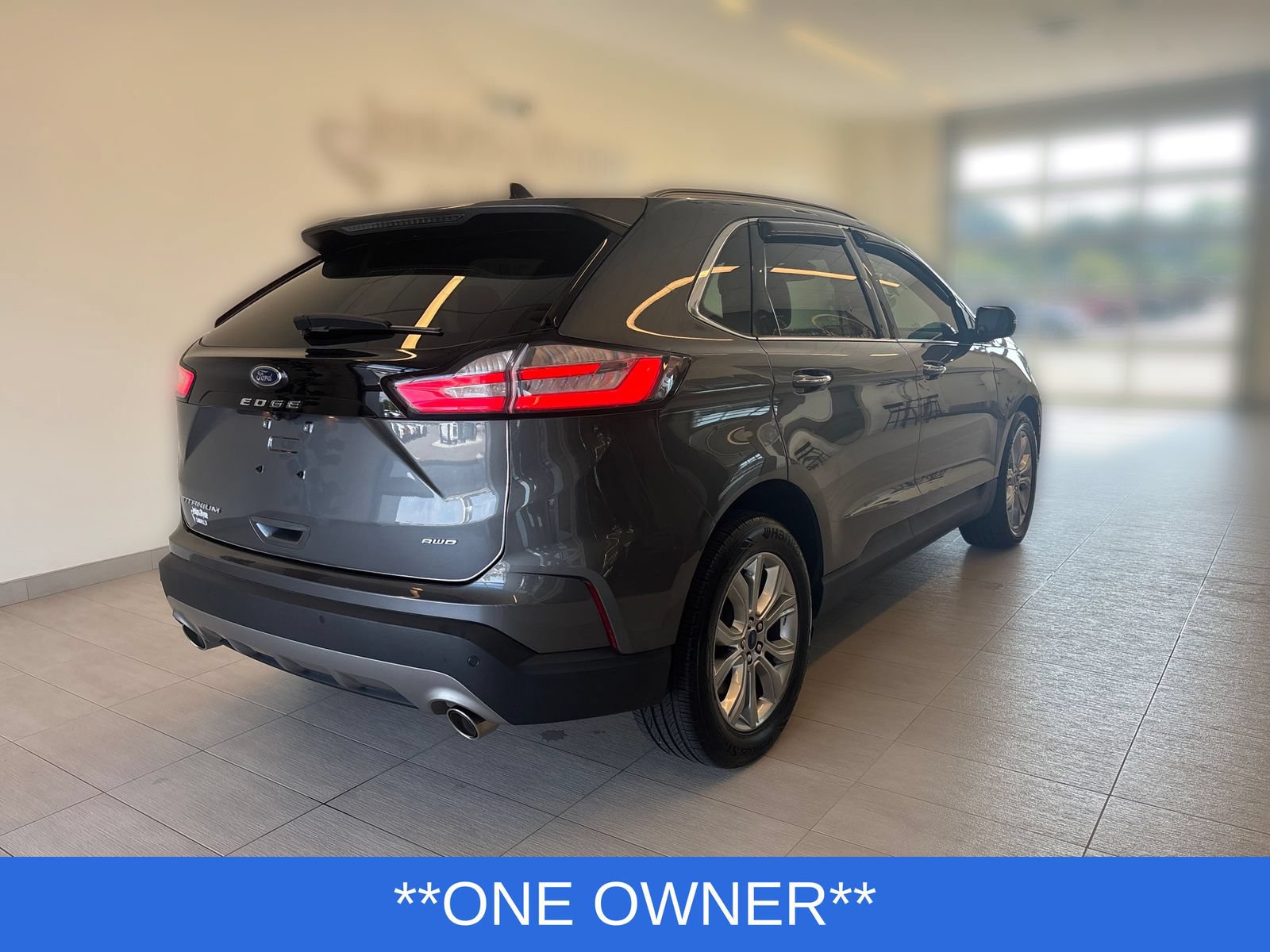 Certified 2022 Ford Edge Titanium AWD/4WD image 3