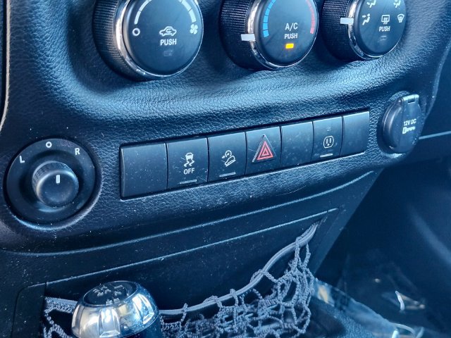 Used 2017 Jeep Wrangler Unlimited Sport AWD/4WD image 21