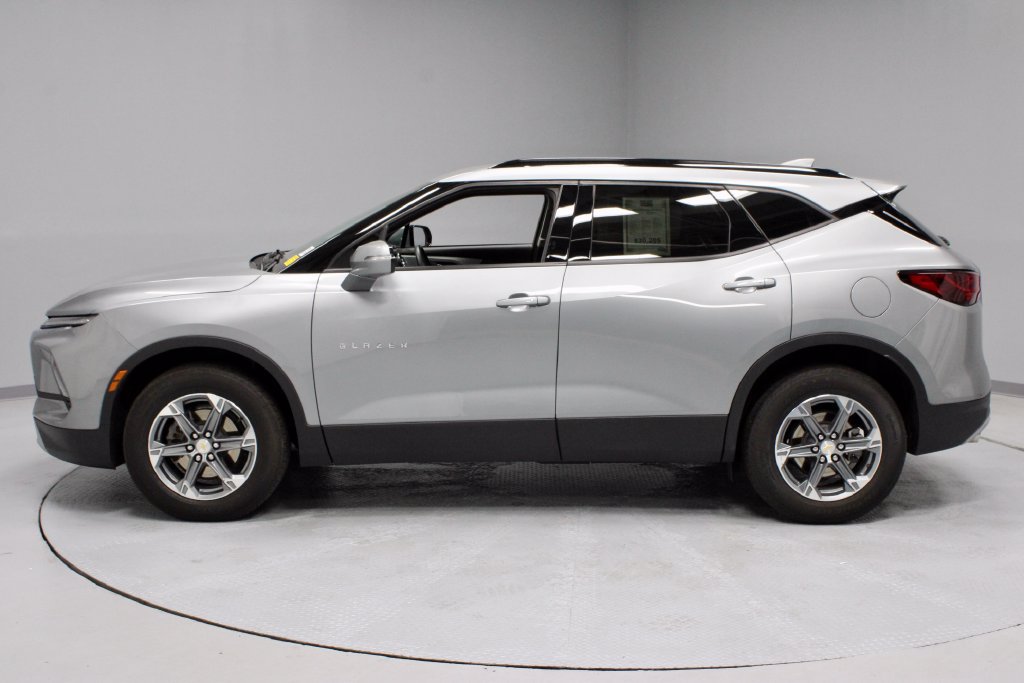 Used 2024 Chevrolet Blazer LT w/ LPO, Floor Liner Package FWD image 9