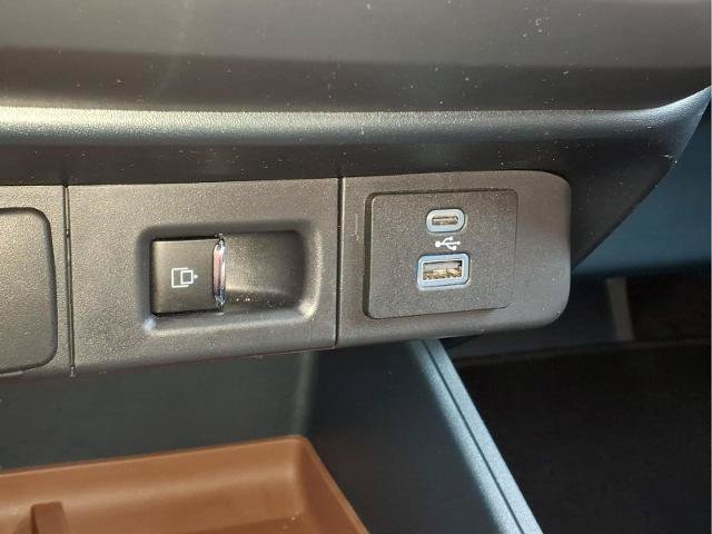 Certified 2024 Ford Maverick Lariat AWD/4WD image 18