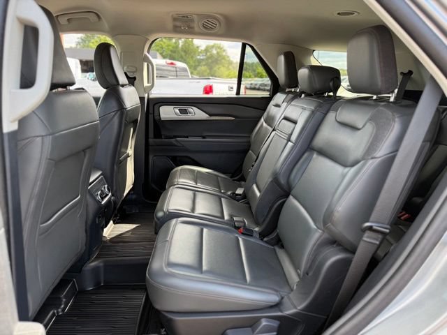 Certified 2025 Ford Explorer Active w/ Active Comfort Package AWD/4WD image 15