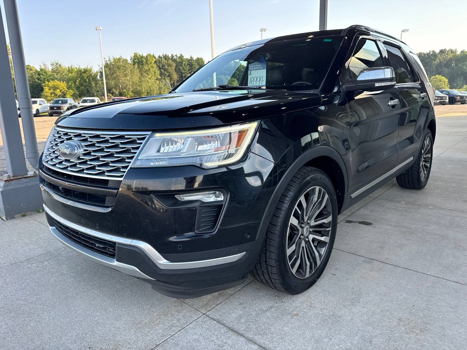 Certified 2018 Ford Explorer Platinum AWD/4WD image 3