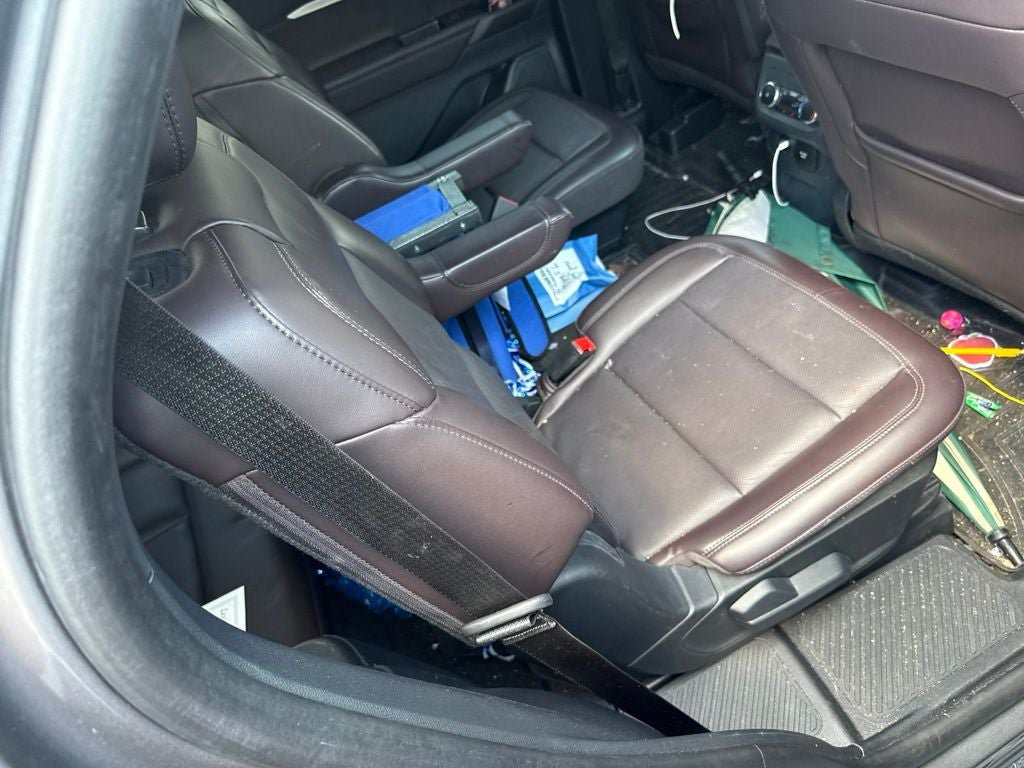 Certified 2025 Ford Explorer Platinum RWD image 28