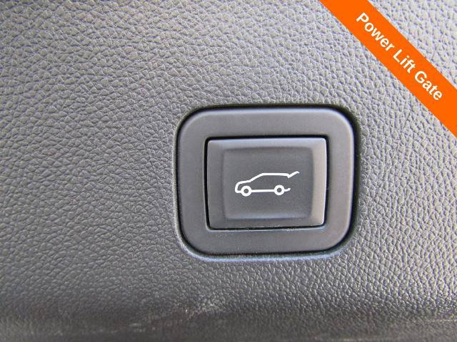 Used 2025 GMC Yukon XL Elevation AWD/4WD image 25