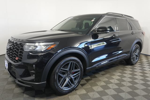 Certified 2025 Ford Explorer ST AWD/4WD image 7