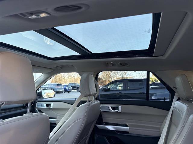 Certified 2021 Ford Explorer Limited w/ Equipment Group 301A image 18