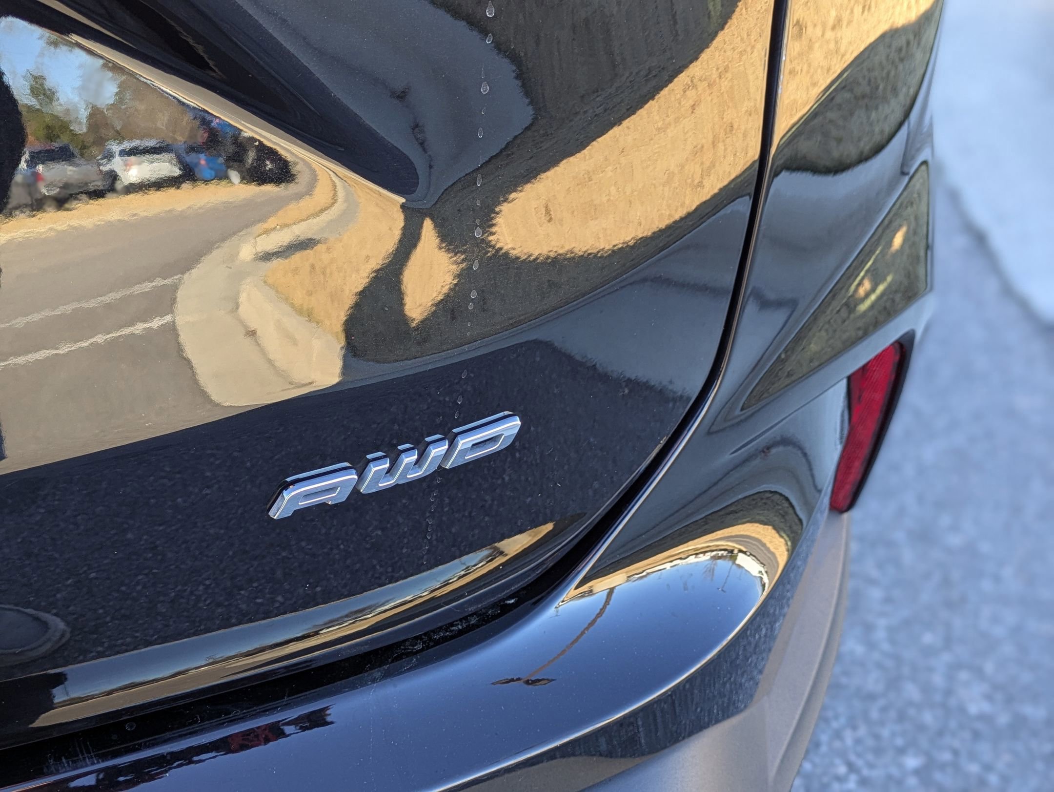 Certified 2022 Ford Edge Titanium w/ Class II Trailer Tow Package image 35