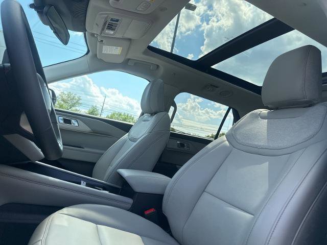 Certified 2025 Ford Explorer Active w/ Active Comfort Package AWD/4WD image 11