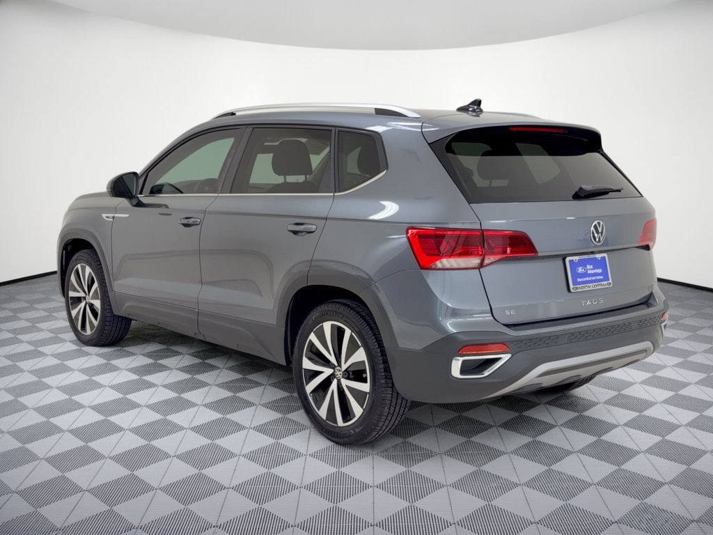 Used 2023 Volkswagen Taos SE FWD image 3