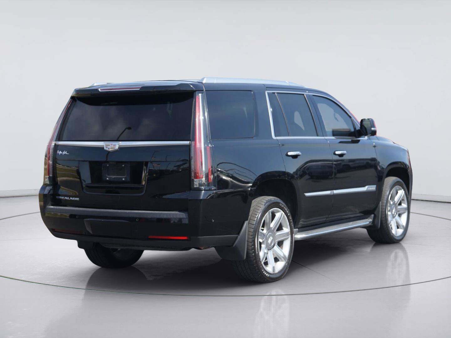 Used 2019 Cadillac Escalade Luxury AWD/4WD image 6