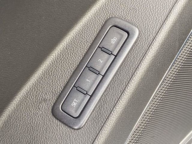 Used 2018 Chevrolet Tahoe LT image 24