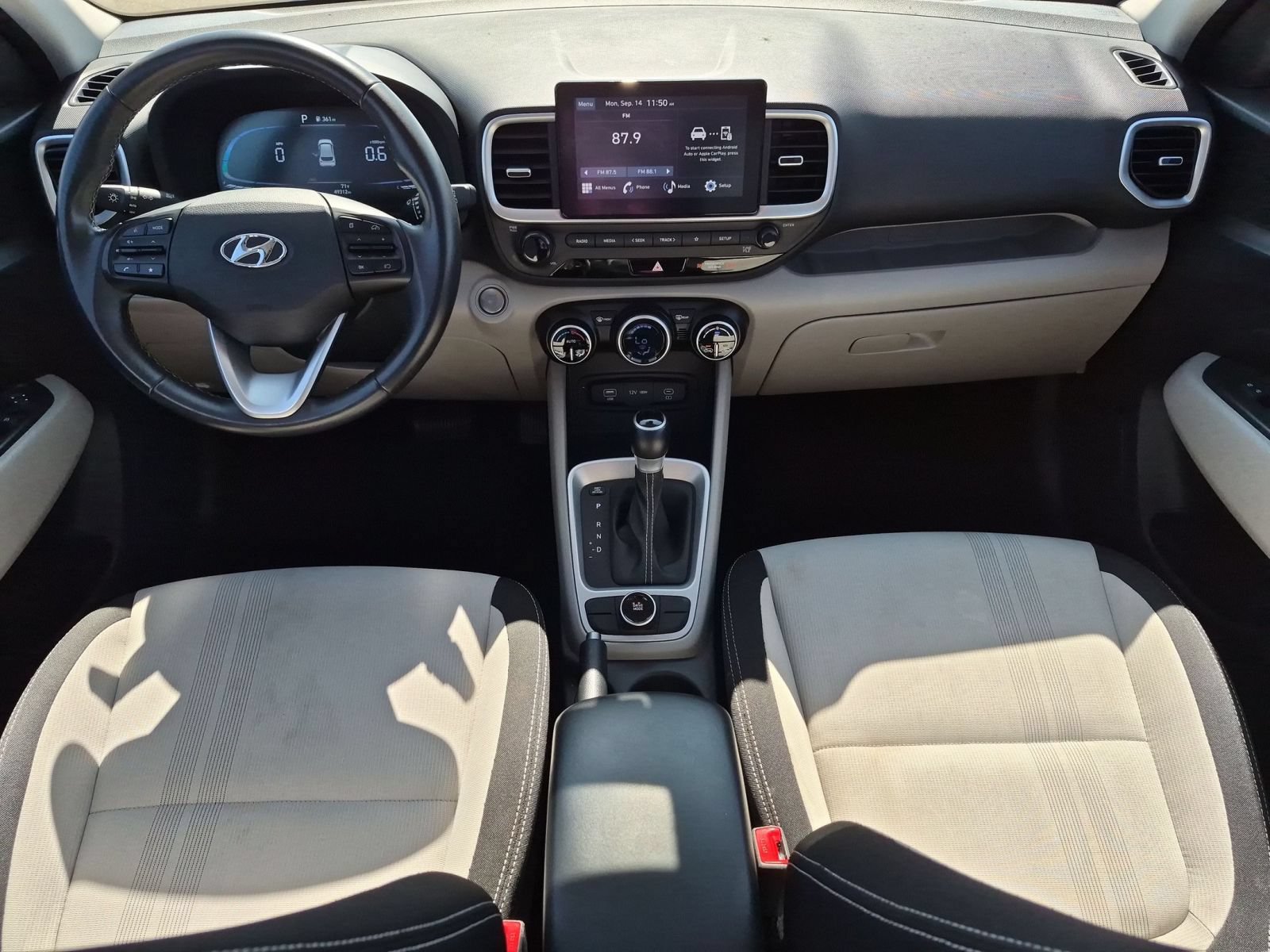 Used 2025 Hyundai Venue SEL FWD image 28