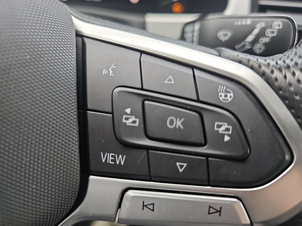 Used 2022 Volkswagen Atlas SEL R-Line AWD/4WD image 18