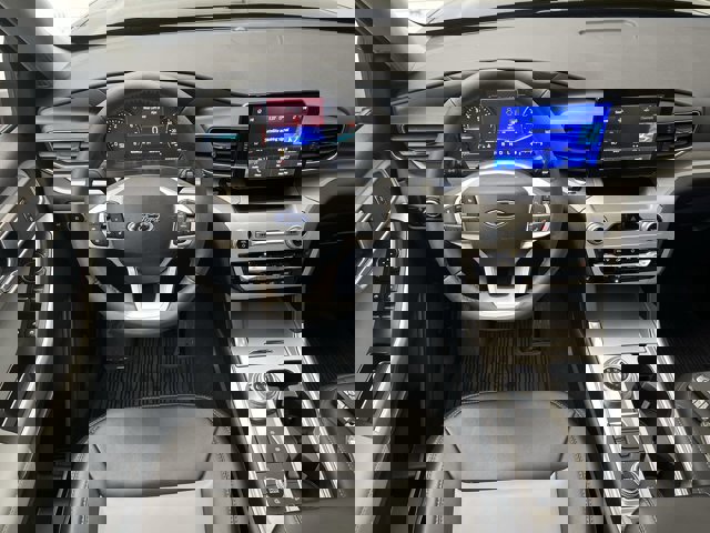 Certified 2023 Ford Explorer XLT w/ Equipment Group 202A image 15