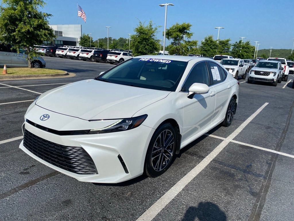 Used 2026 Toyota Camry XLE FWD image 3