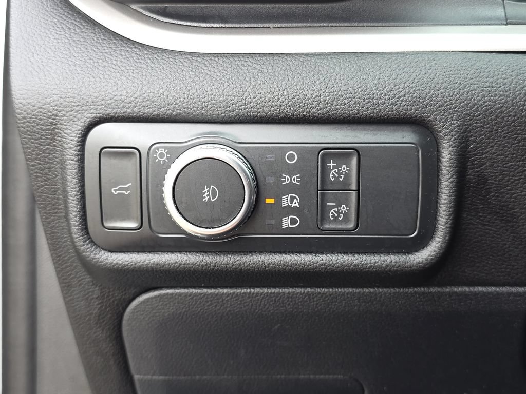 Certified 2022 Ford Explorer XLT w/ Equipment Group 202A AWD/4WD image 24