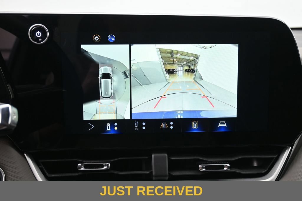 Used 2025 Chevrolet Equinox LT w/ Convenience Package II FWD image 12