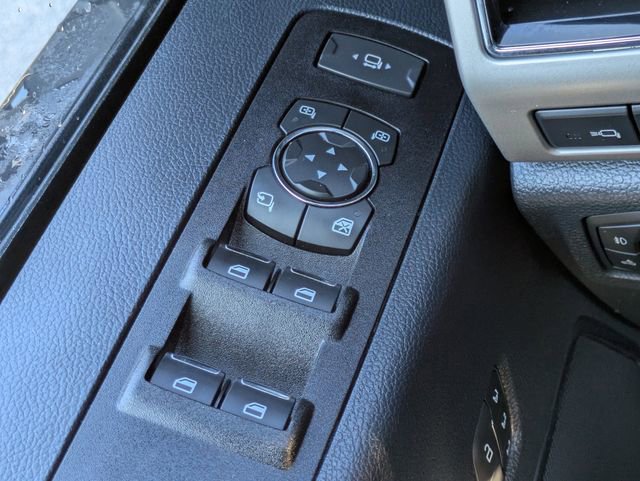 Certified 2022 Ford F350 Lariat w/ Black Appearance Package image 25