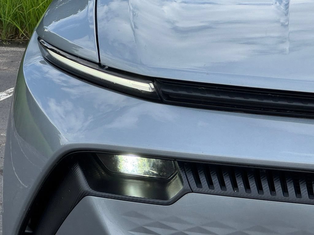 Used 2025 Chevrolet Equinox EV LT w/ Comfort Package FWD image 4