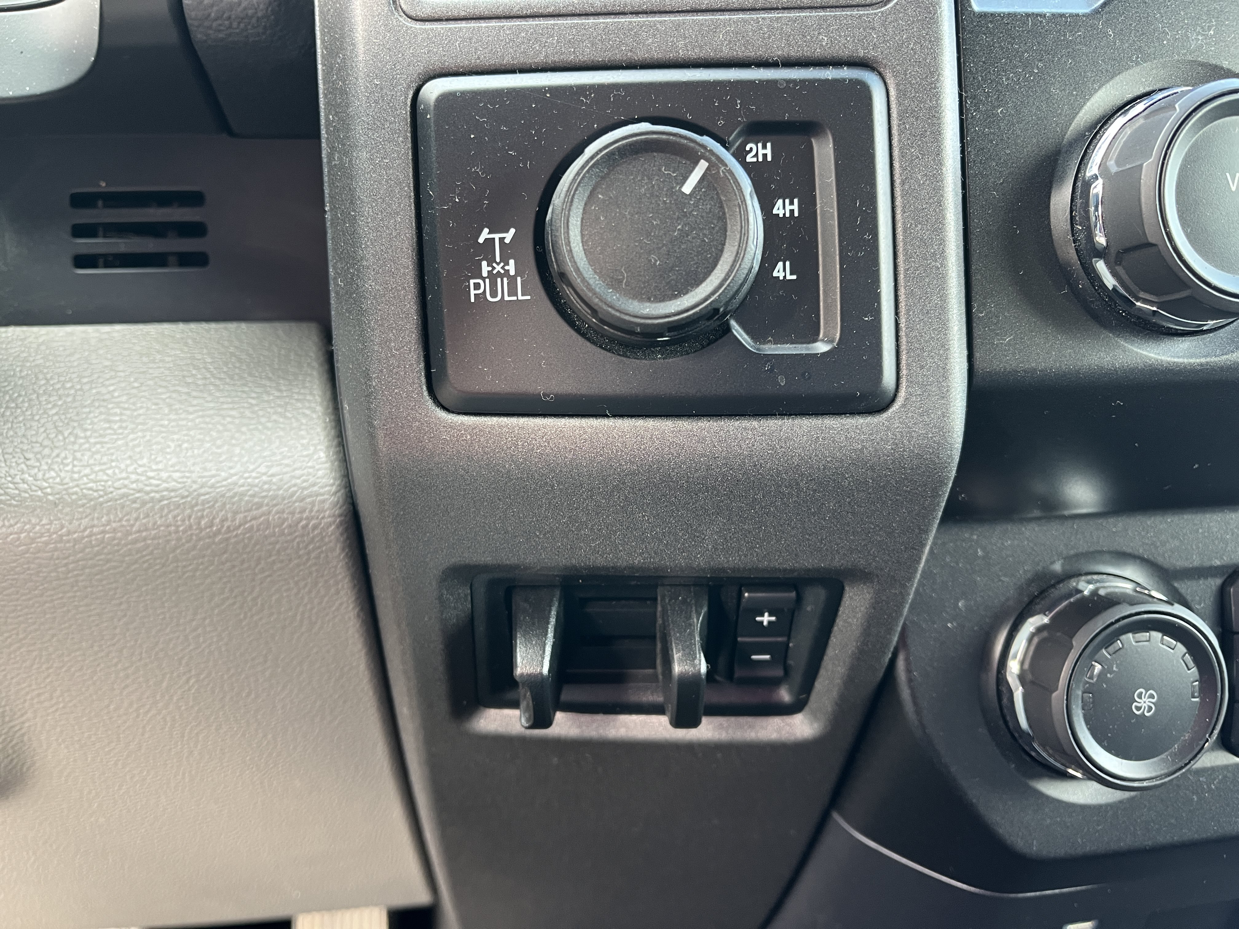 Certified 2021 Ford F250 XL w/ STX Appearance Package AWD/4WD image 14
