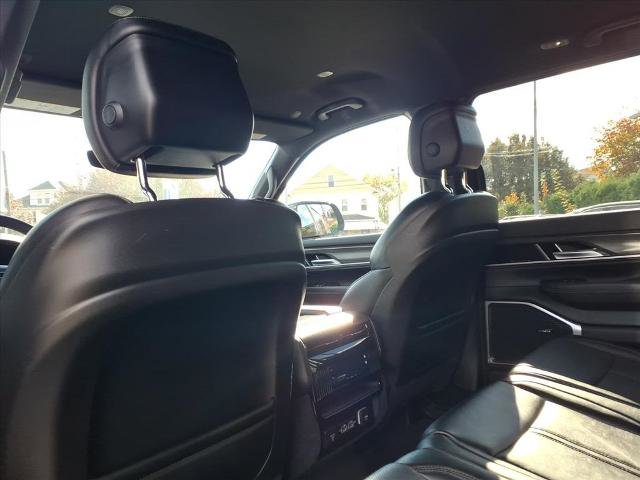 Used 2024 Jeep Wagoneer Series II w/ Flexible Seating Group image 11