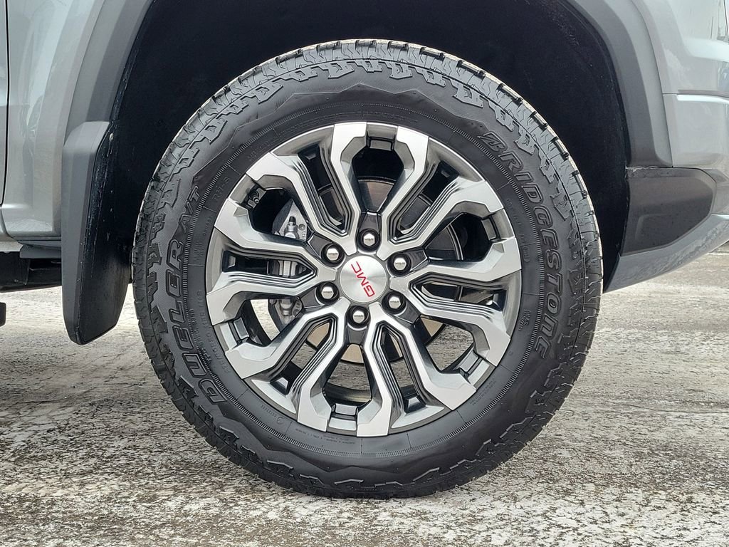 Used 2024 GMC Canyon Denali image 9