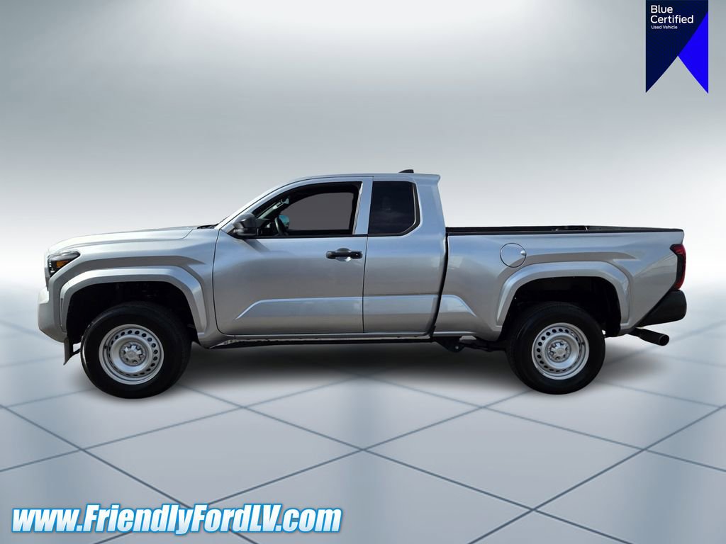 Used 2025 Toyota Tacoma SR AWD/4WD image 4