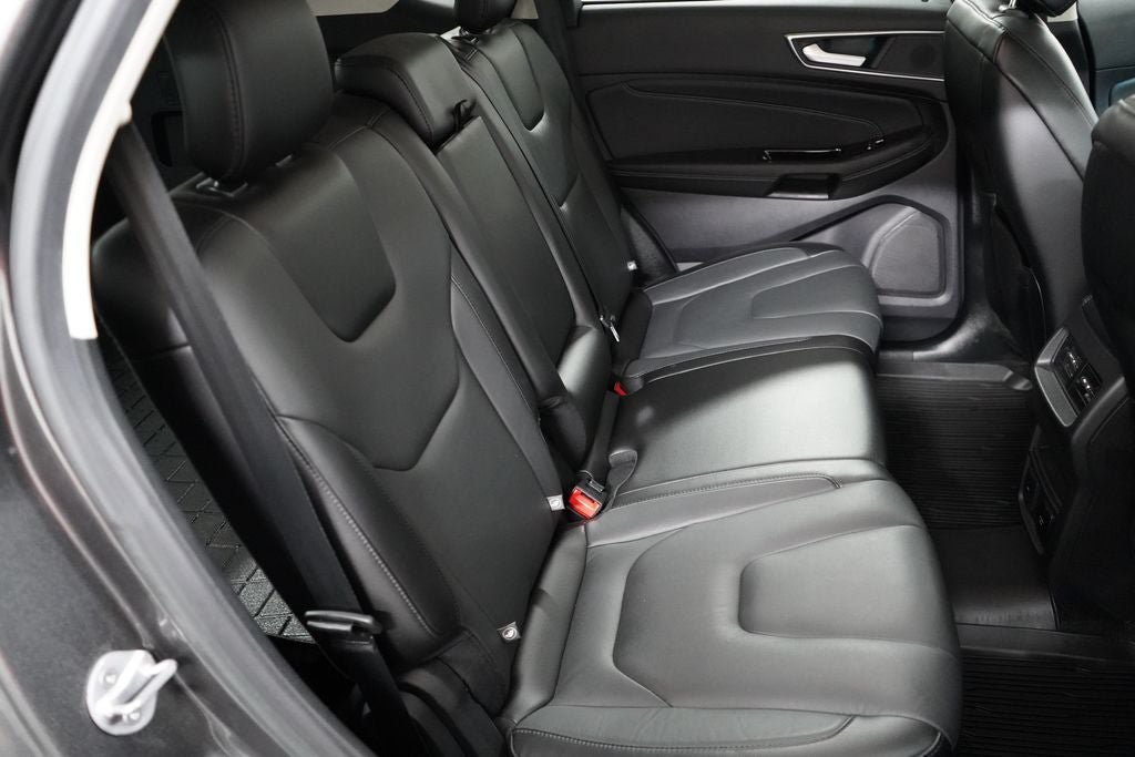 Certified 2018 Ford Edge Titanium w/ Technology Package FWD image 30