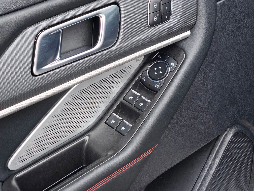 Certified 2025 Ford Explorer ST image 22
