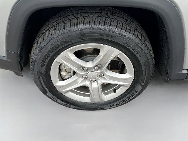 Used 2024 Jeep Compass Latitude image 23