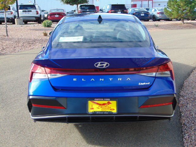 Used 2025 Hyundai Elantra Limited FWD image 5