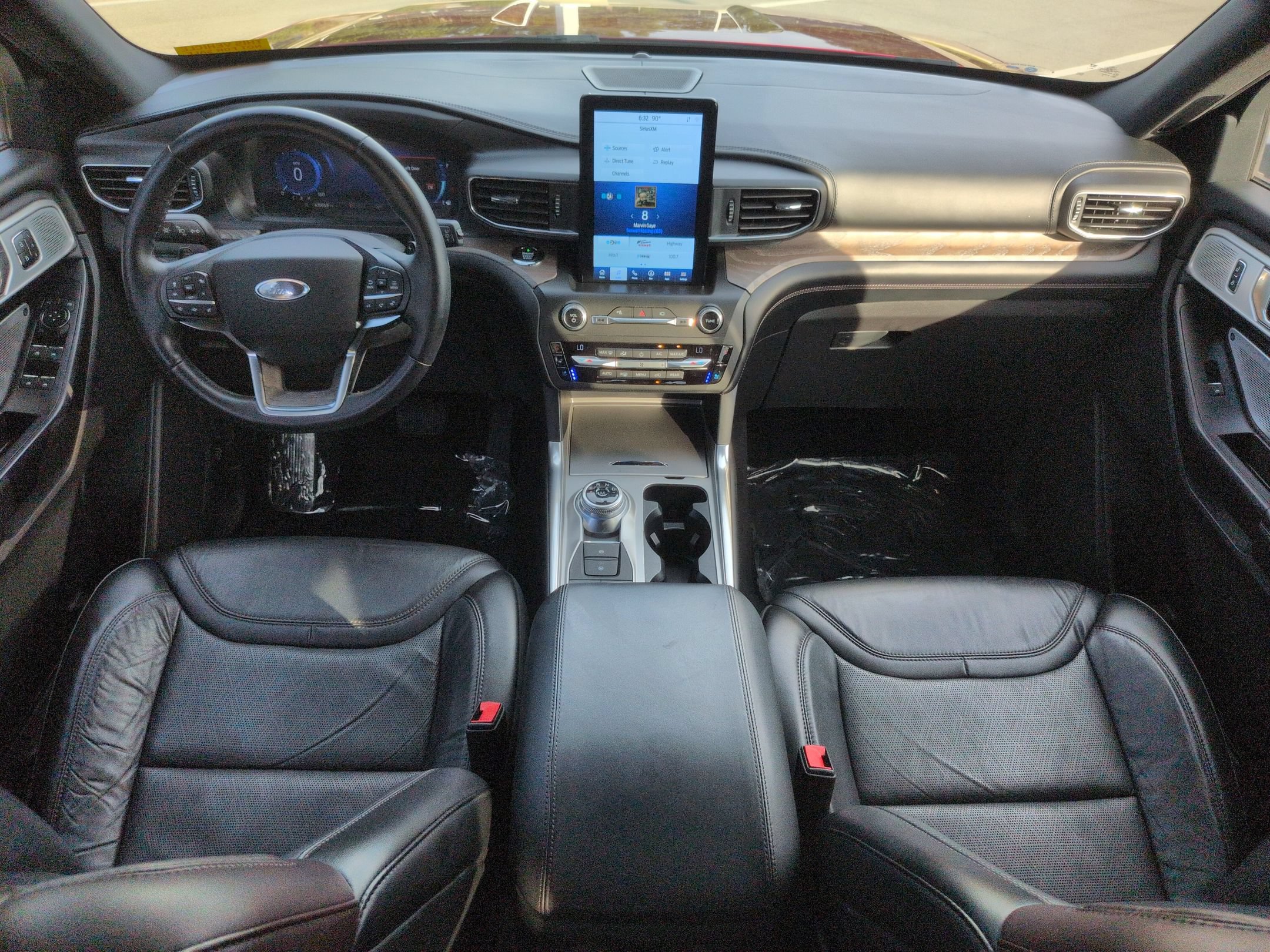Certified 2020 Ford Explorer Platinum w/ Premium Technology Package AWD/4WD image 32