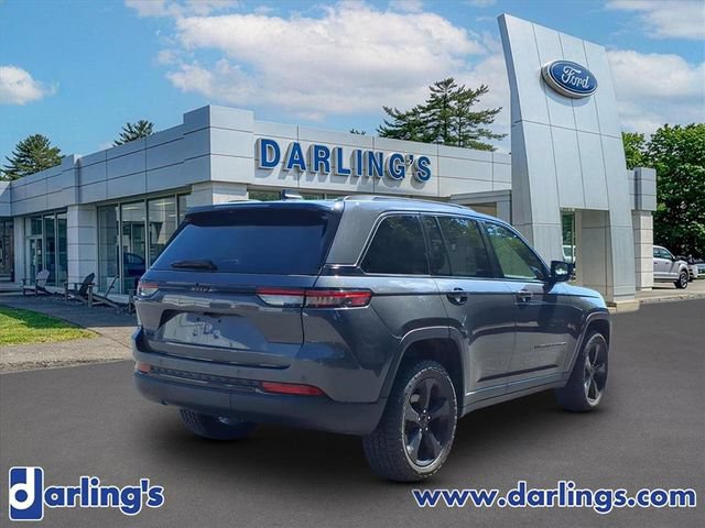 Used 2022 Jeep Grand Cherokee Altitude AWD/4WD image 5