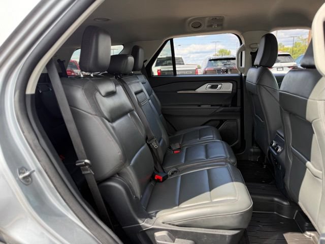 Certified 2025 Ford Explorer Active w/ Active Comfort Package AWD/4WD image 18