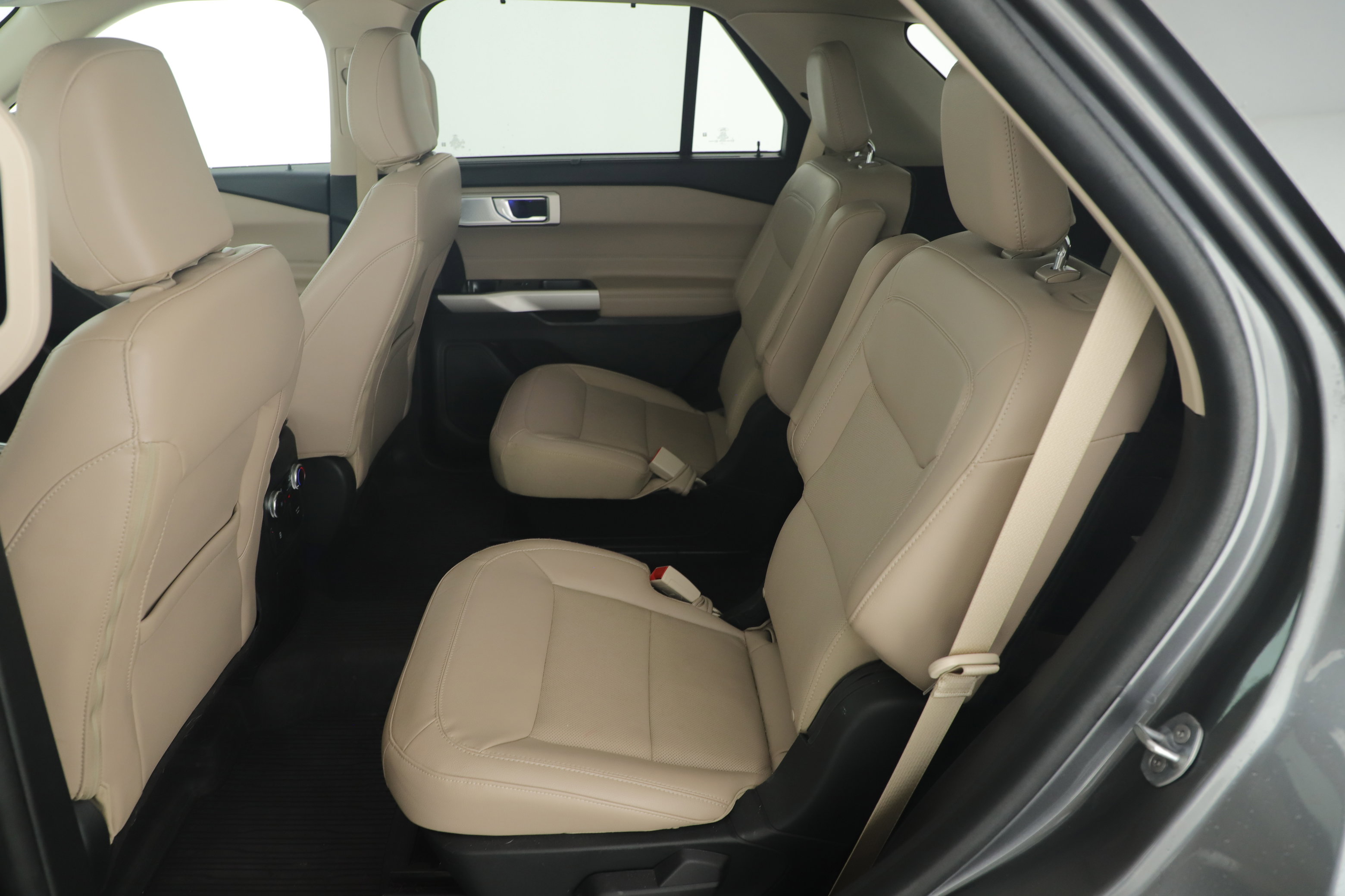 Certified 2022 Ford Explorer Limited w/ Limited Technology Package image 21