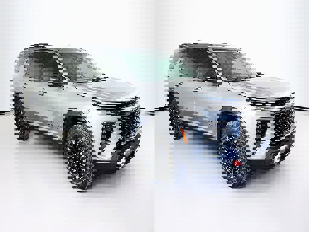 Used 2024 Chevrolet Traverse Z71 w/ LPO, Floor Liner Package image 7