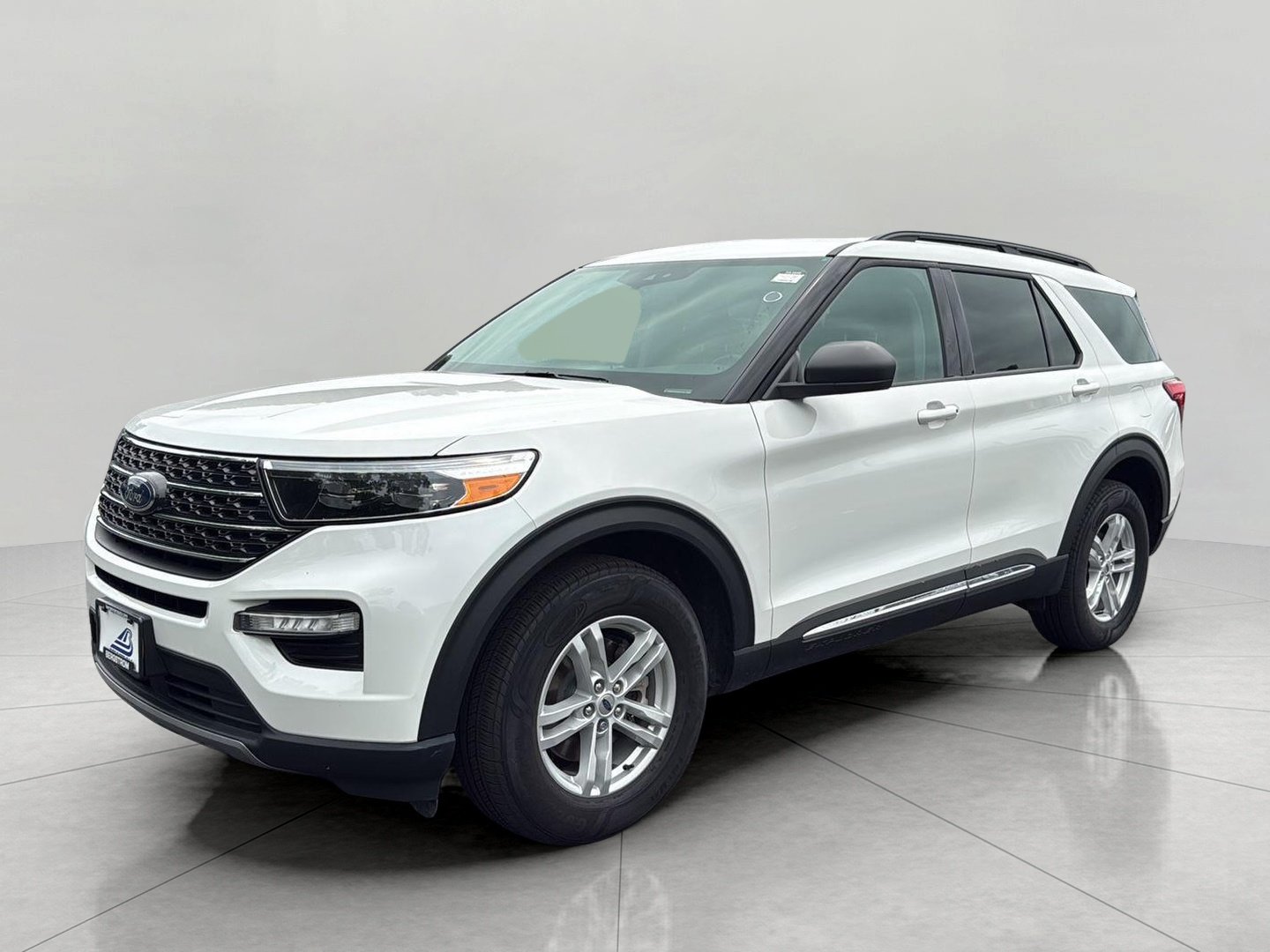 Certified 2024 Ford Explorer XLT w/ Equipment Group 202A AWD/4WD image 5