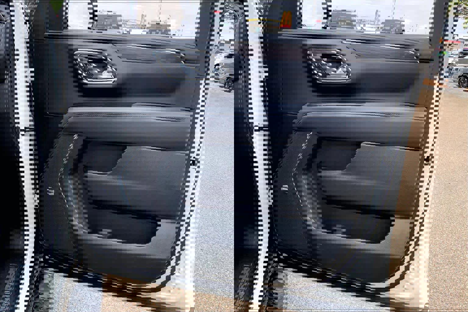 Used 2023 Chevrolet Tahoe Z71 w/ Luxury Package image 23