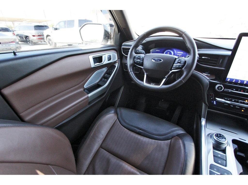 Certified 2023 Ford Explorer King Ranch w/ Technology Package RWD image 12