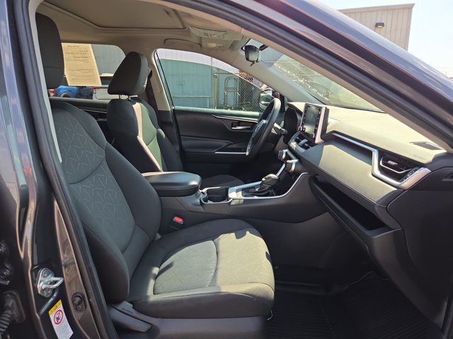 Used 2019 Toyota RAV4 XLE FWD image 15